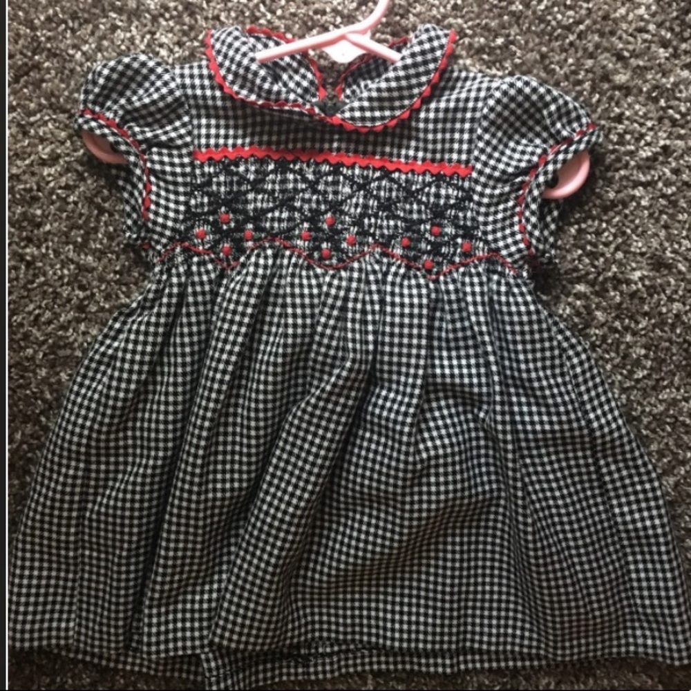 Peter Pan collar gingham dress
